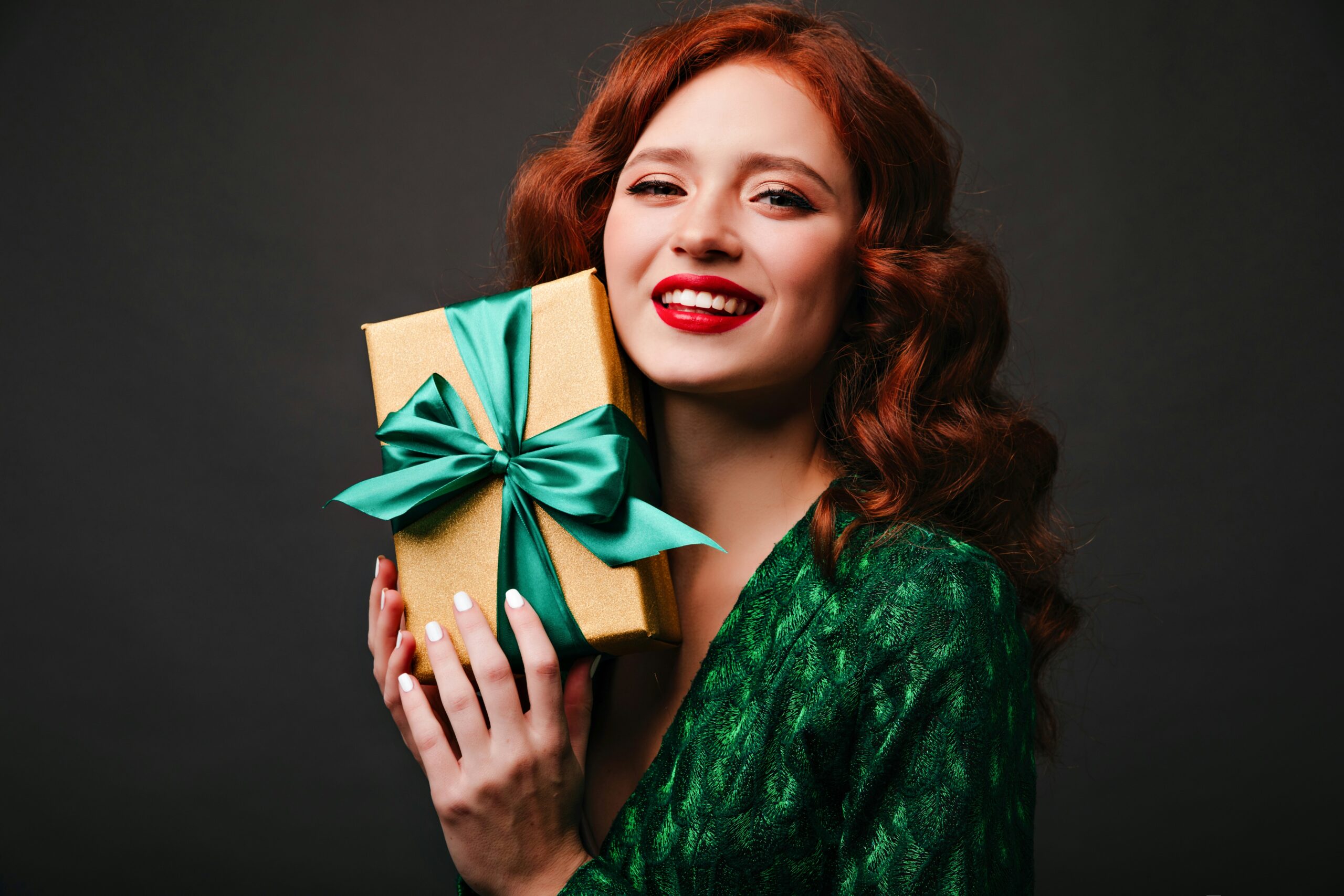 Vianočné darčeky pre módnych nadšencov: Shopping guide 2025